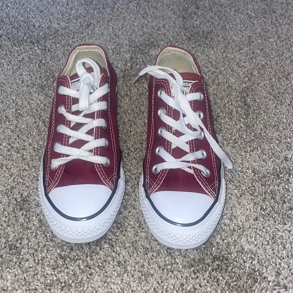 Maroon All Star Converse. Women’s 6. Mens 4.